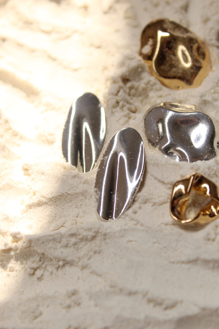 WAVY Silver studs