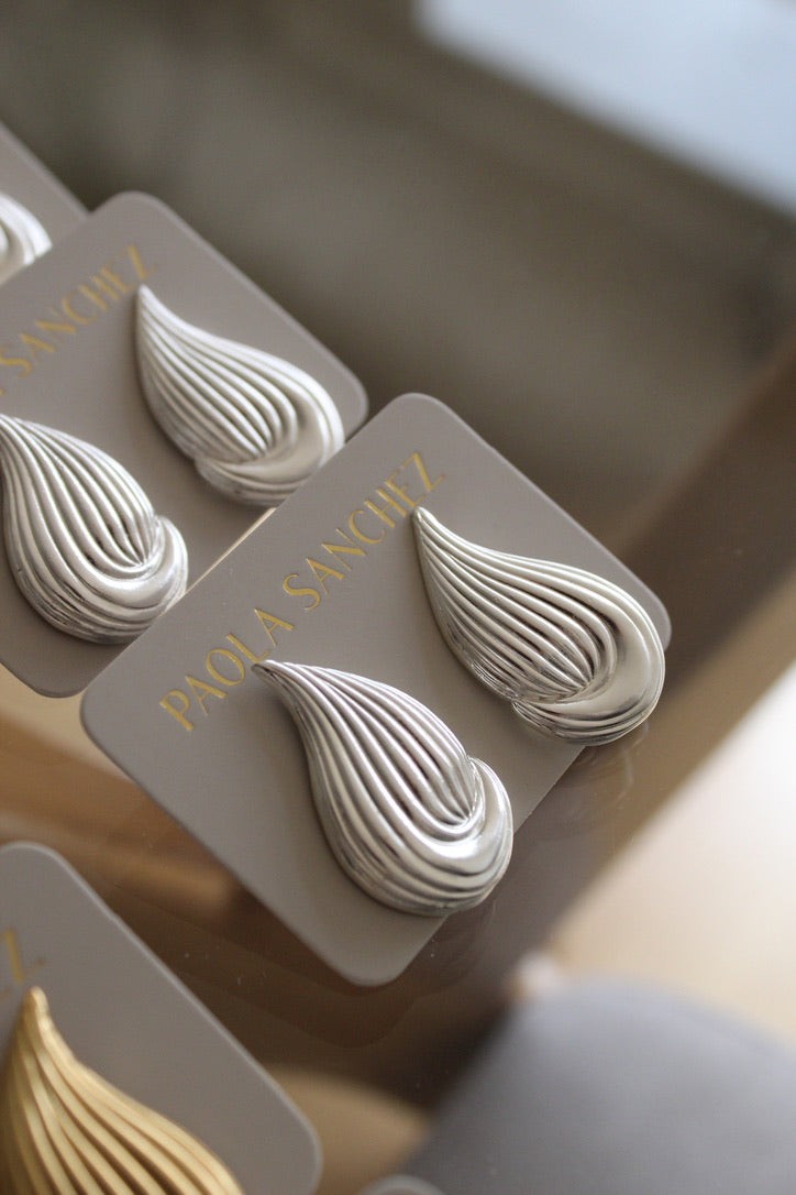 THE WAVE Silver Earrings